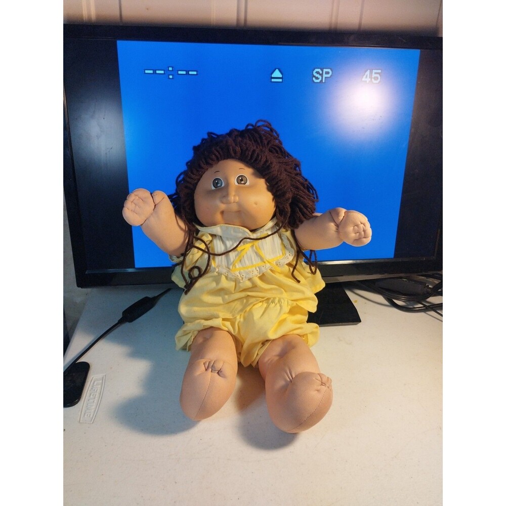 Cabbage Patch Kids 1985 Vintage Brown Hair Brown Eyes Girl Doll - Coleco Vintage